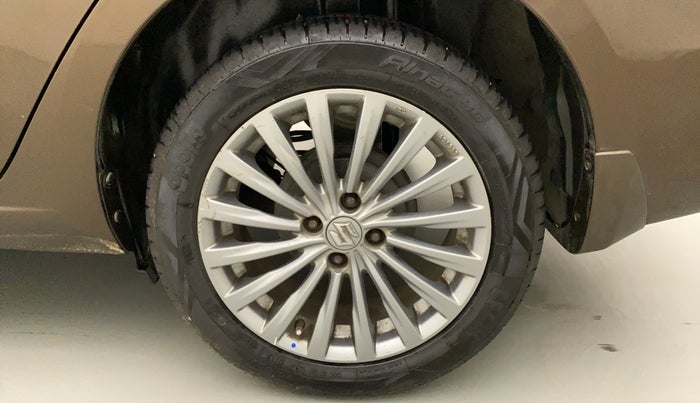 2015 Maruti Ciaz ZXI+, Petrol, Manual, 67,874 km, Left Rear Wheel