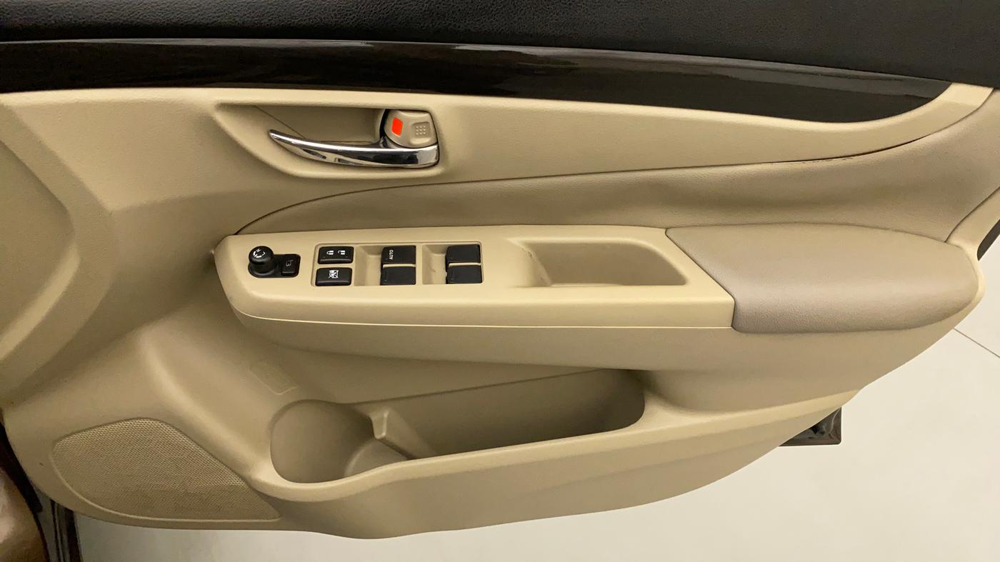2015 Maruti Ciaz ZXI+, Petrol, Manual, 67,874 km, Driver Side Door Panels Control