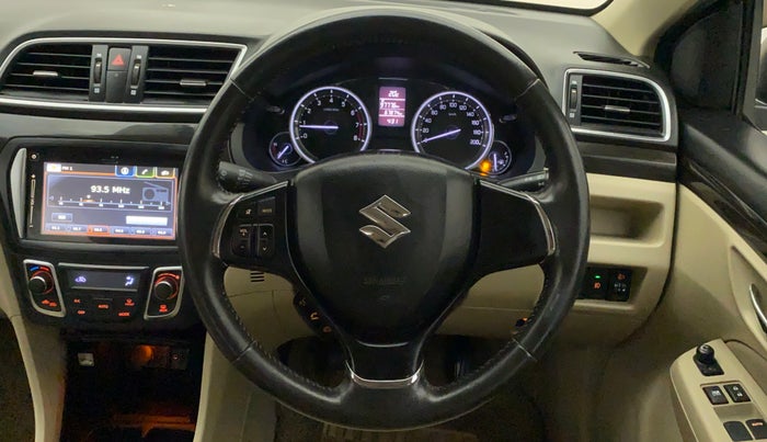 2015 Maruti Ciaz ZXI+, Petrol, Manual, 67,874 km, Steering Wheel Close Up