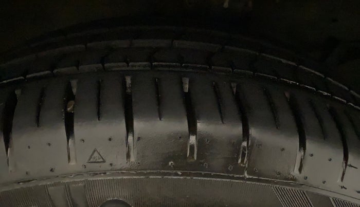 2015 Maruti Ciaz ZXI+, Petrol, Manual, 67,874 km, Right Rear Tyre Tread