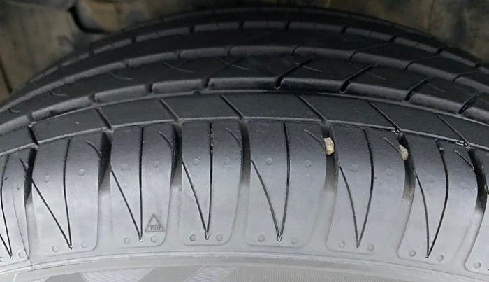 2018 Maruti Vitara Brezza ZDI PLUS, Diesel, Manual, 57,133 km, Left Front Tyre Tread
