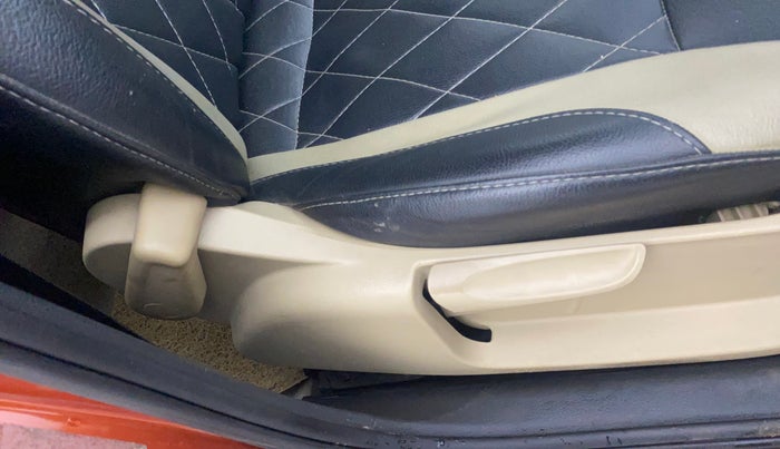 2015 Volkswagen Polo HIGHLINE1.5L, Diesel, Manual, 82,713 km, Driver Side Adjustment Panel