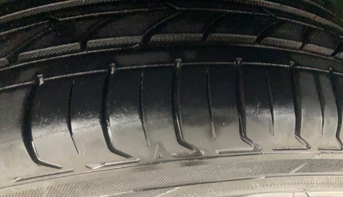 2015 Volkswagen Polo HIGHLINE1.5L, Diesel, Manual, 82,713 km, Right Rear Tyre Tread