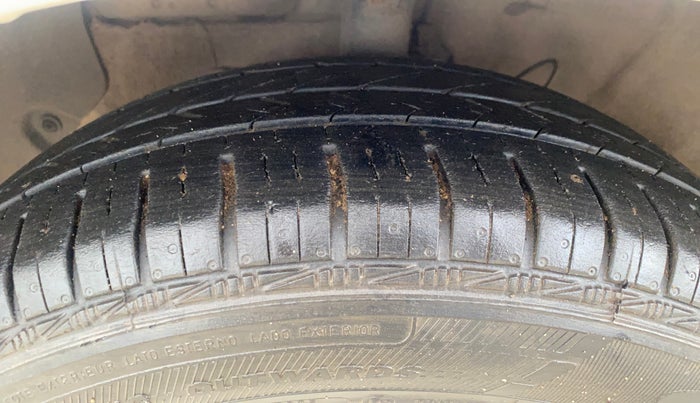 2019 Hyundai NEW SANTRO SPORTZ CNG, CNG, Manual, 95,569 km, Left Front Tyre Tread