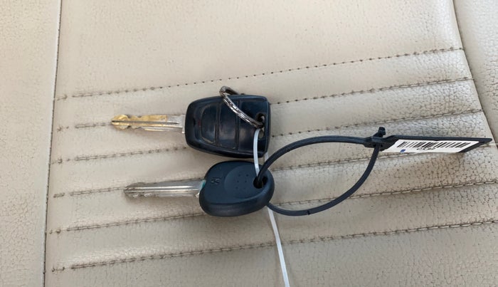 2019 Hyundai NEW SANTRO SPORTZ CNG, CNG, Manual, 95,569 km, Key Close Up