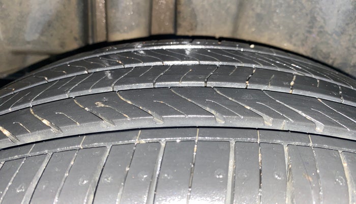 2017 Maruti Ciaz ALPHA  AT 1.4  PETROL, Petrol, Automatic, 55,091 km, Right Rear Tyre Tread