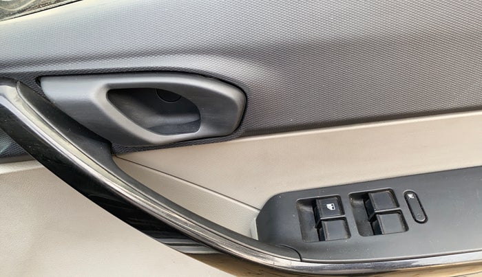 2019 Tata Tiago XZ PETROL, Petrol, Manual, 22,762 km, Driver Side Door Panels Control
