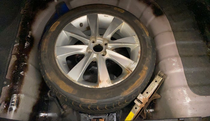 2012 Hyundai Verna FLUIDIC 1.6 CRDI SX AT, Diesel, Automatic, 78,769 km, Dicky (Boot door) - Tool missing