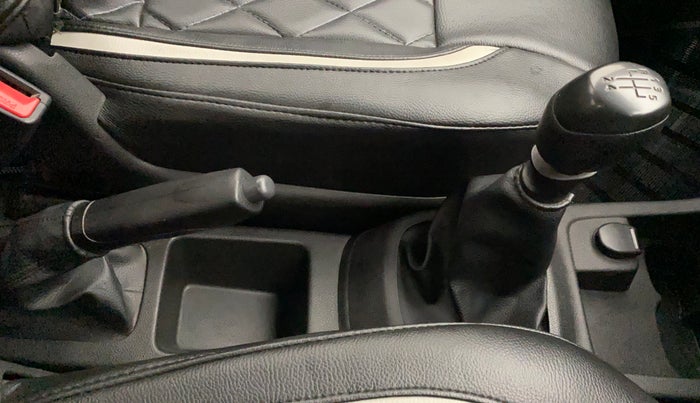 2017 Renault Kwid RXT 1.0, Petrol, Manual, 64,513 km, Gear Lever