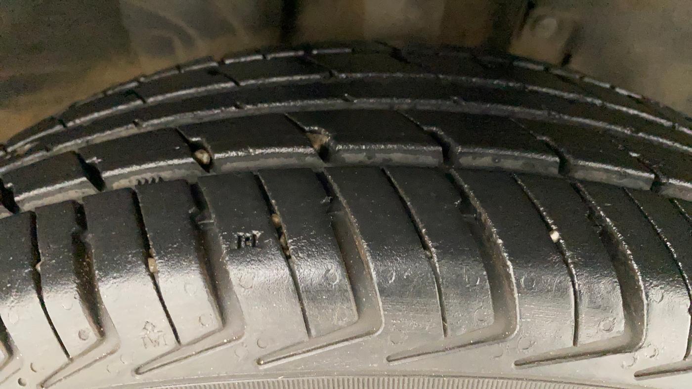 2017 Renault Kwid RXT 1.0, Petrol, Manual, 64,513 km, Right Front Tyre Tread