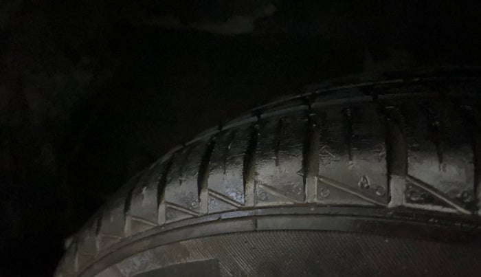 2021 Renault Kwid CLIMBER 1.0 (O), Petrol, Manual, 29,862 km, Left Rear Tyre Tread