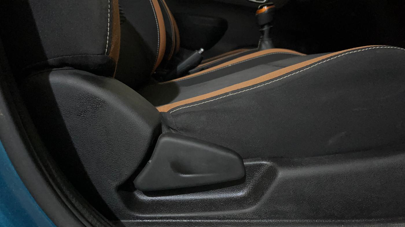 2021 Renault Kwid CLIMBER 1.0 (O), Petrol, Manual, 29,689 km, Driver Side Adjustment Panel