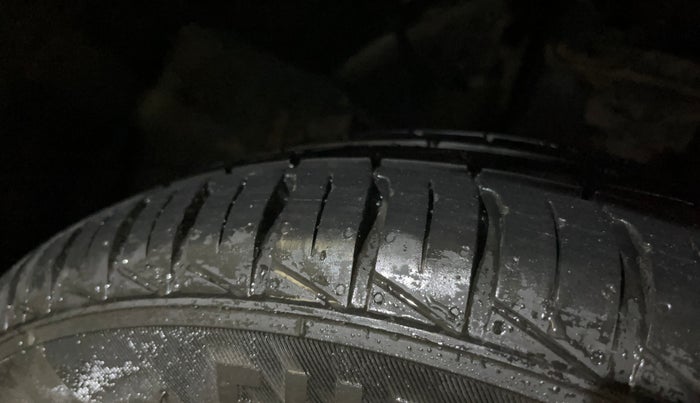 2021 Renault Kwid CLIMBER 1.0 (O), Petrol, Manual, 29,862 km, Right Front Tyre Tread