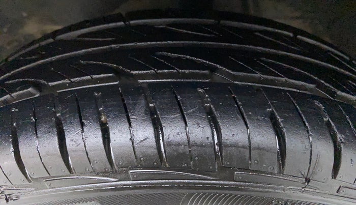 2007 Maruti Zen Estilo LXI, Petrol, Manual, 76,651 km, Left Front Tyre Tread