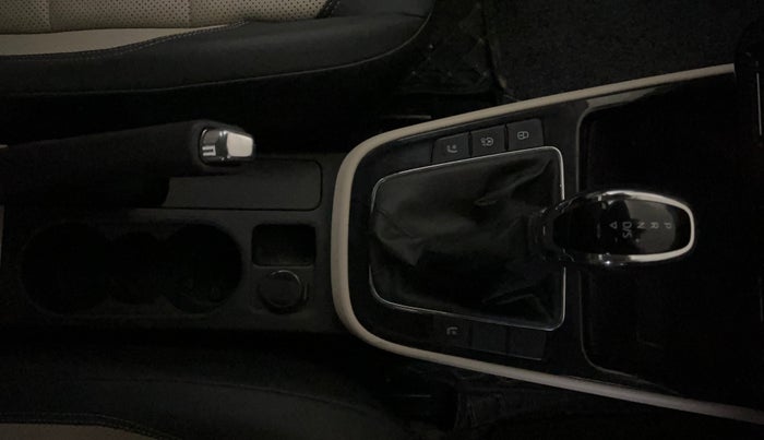 2023 Skoda SLAVIA STYLE 1.0L TSI AT, Petrol, Automatic, 52,005 km, Gear Lever