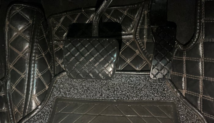 2023 Skoda SLAVIA STYLE 1.0L TSI AT, Petrol, Automatic, 52,005 km, Pedals