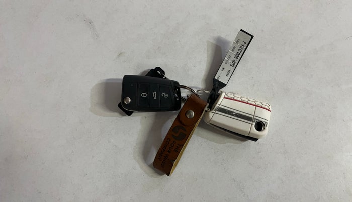 2023 Skoda SLAVIA STYLE 1.0L TSI AT, Petrol, Automatic, 52,005 km, Key Close Up