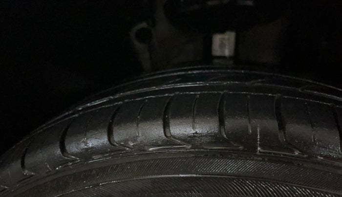 2023 Skoda SLAVIA STYLE 1.0L TSI AT, Petrol, Automatic, 52,005 km, Right Front Tyre Tread