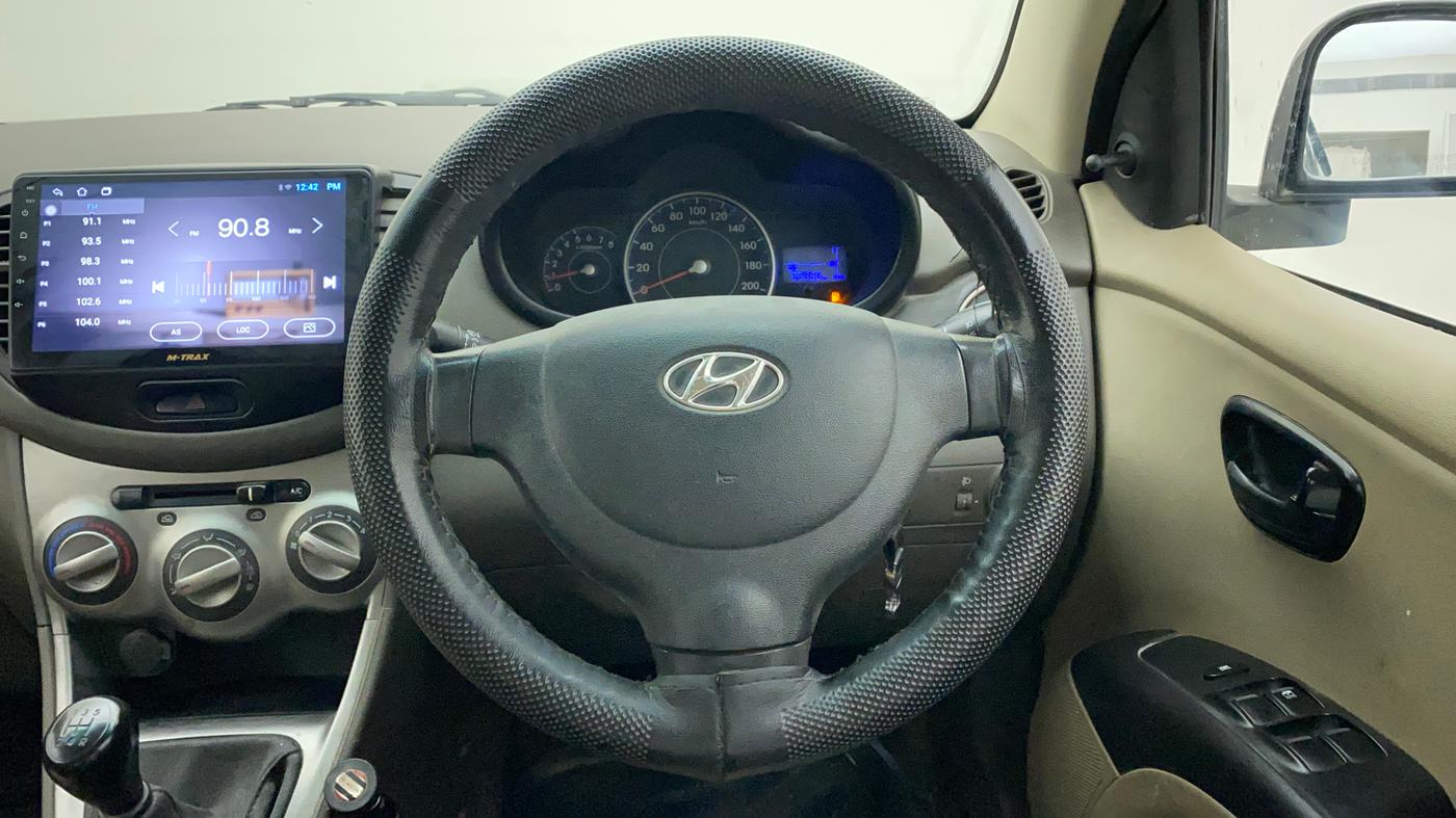 2016 Hyundai i10 MAGNA 1.1, Petrol, Manual, 52,959 km, Steering Wheel Close Up