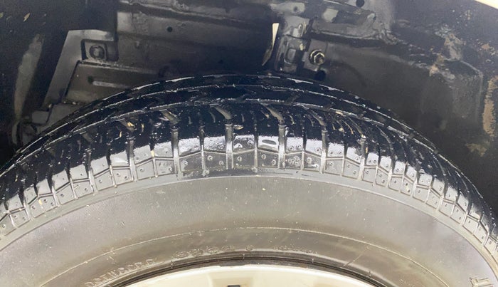 2014 Maruti Swift Dzire VXI, Petrol, Manual, 41,494 km, Left Front Tyre Tread