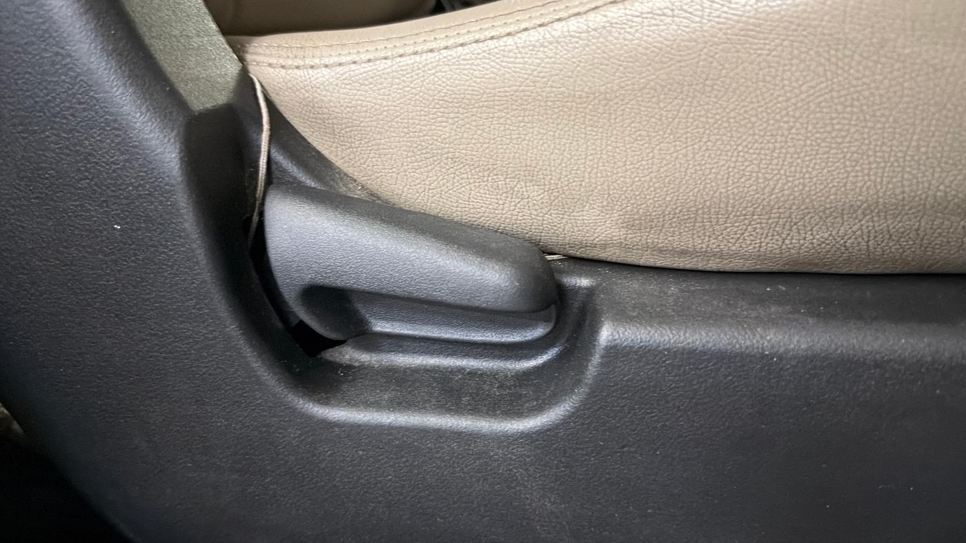 2017 Maruti Wagon R 1.0 VXI, Petrol, Manual, 53,045 km, Driver Side Adjustment Panel