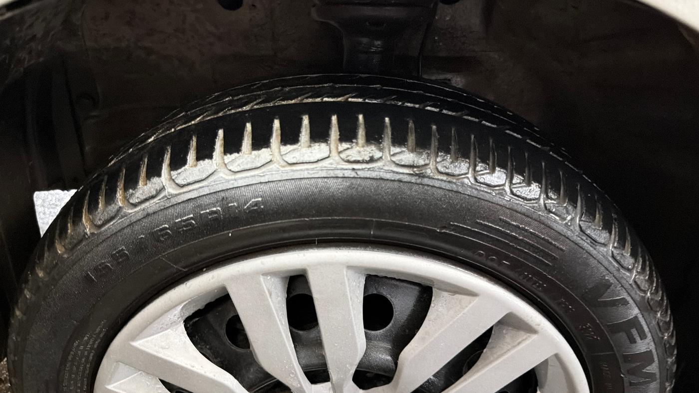 2017 Maruti Wagon R 1.0 VXI, Petrol, Manual, 53,045 km, Left Front Tyre Tread