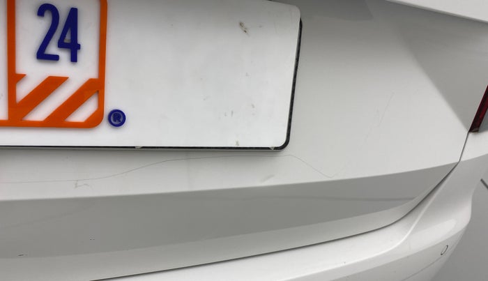 2017 Volkswagen Ameo HIGHLINE1.2L PLUS 16 ALLOY, Petrol, Manual, 33,204 km, Dicky (Boot door) - Minor scratches