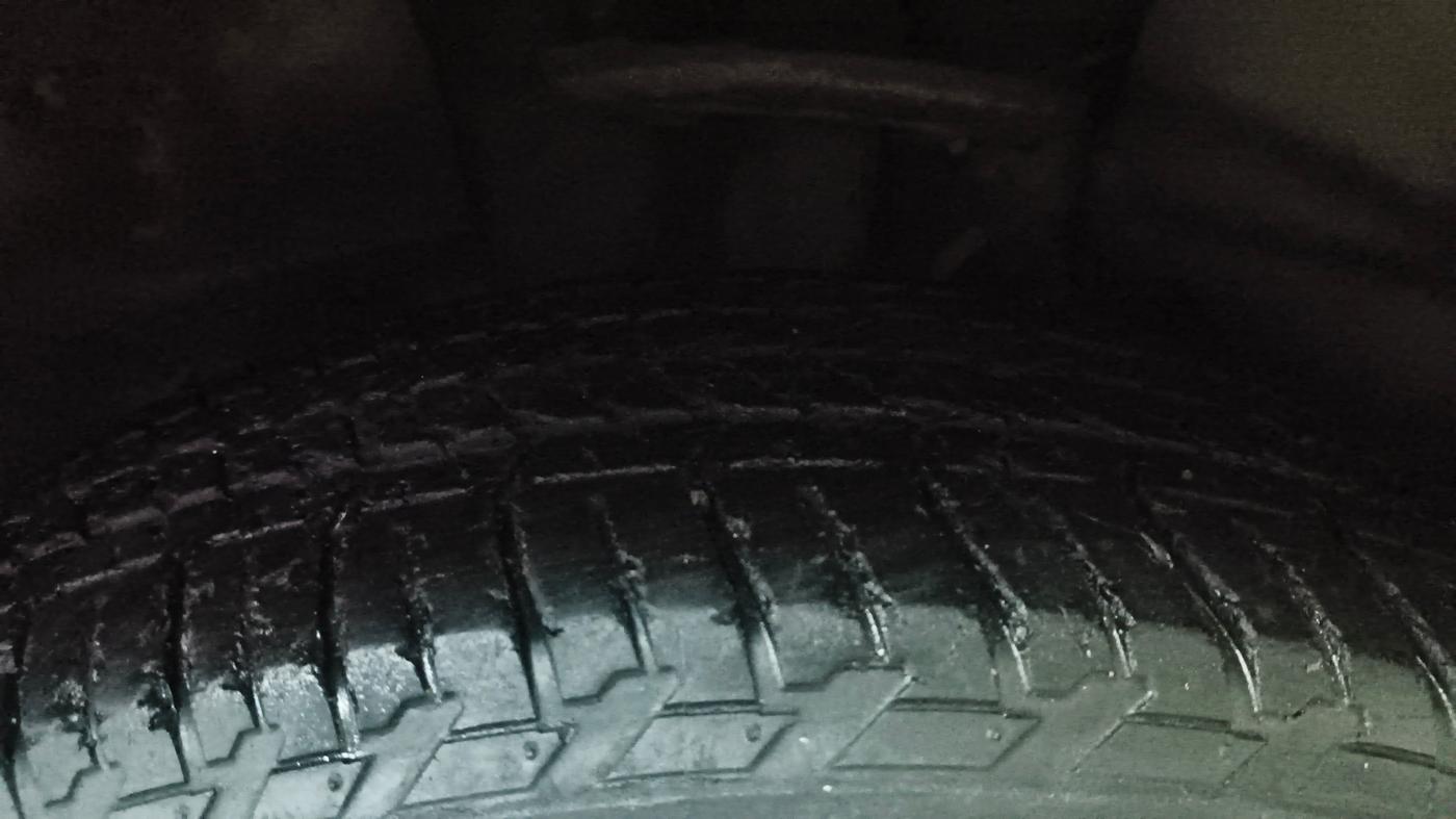 2017 Mahindra XUV500 W10, Diesel, Manual, 47,589 km, Left Front Tyre Tread