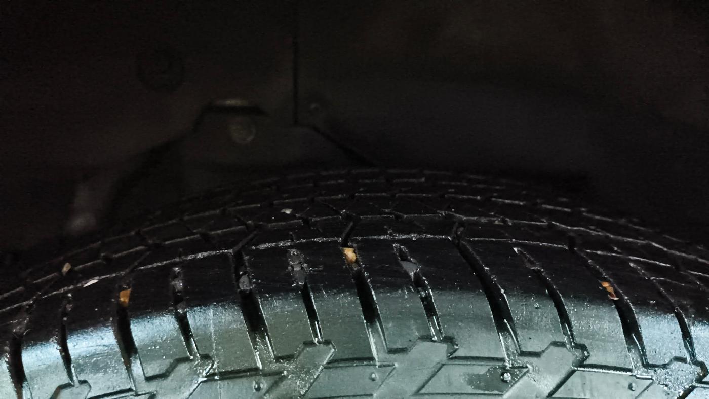 2017 Mahindra XUV500 W10, Diesel, Manual, 47,589 km, Right Rear Tyre Tread