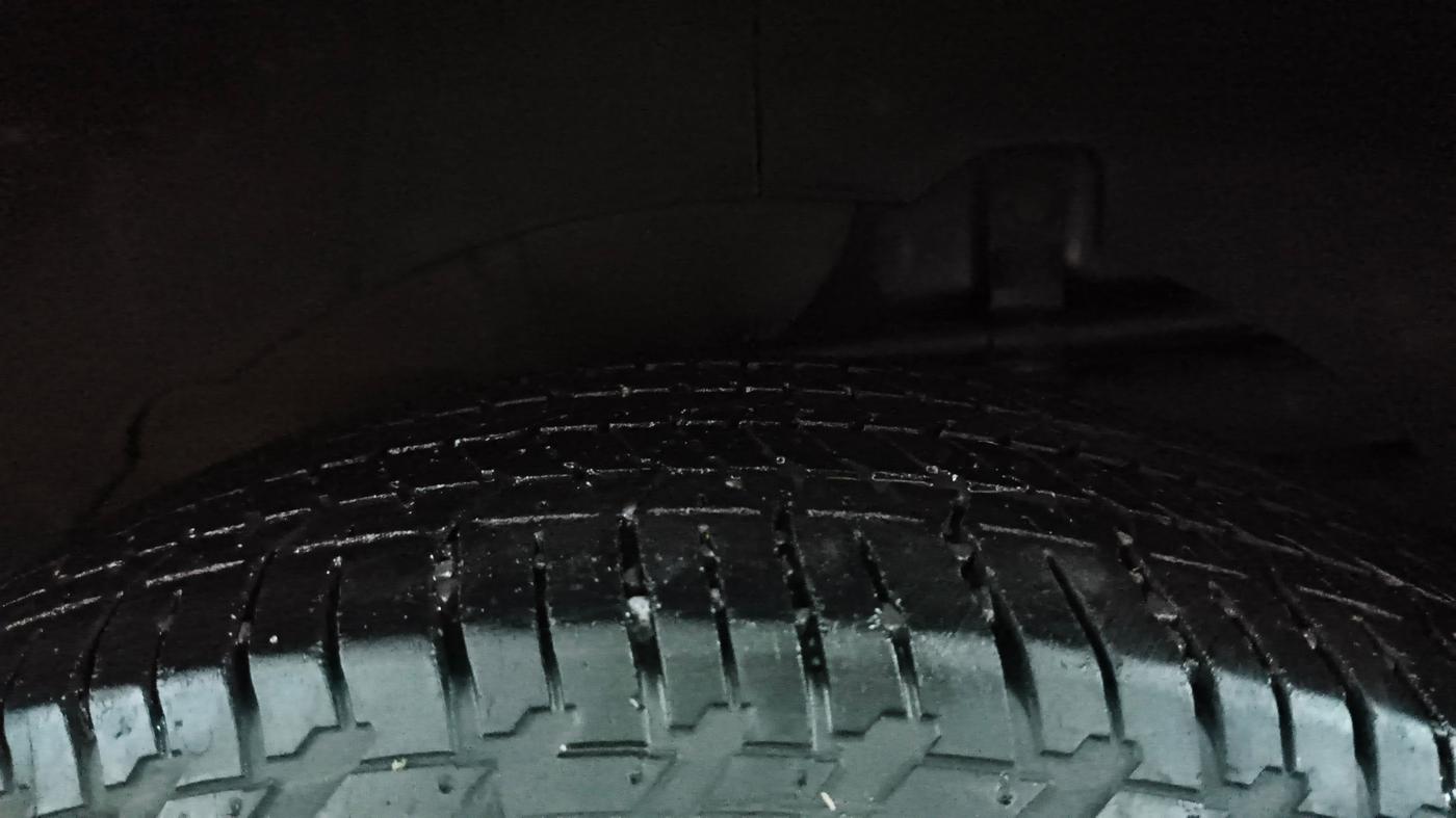 2017 Mahindra XUV500 W10, Diesel, Manual, 47,589 km, Left Rear Tyre Tread