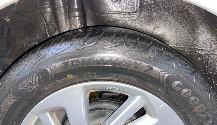 2016 Honda Jazz 1.2L I-VTEC V AT, Petrol, Automatic, 66,311 km, Right Rear Tyre Tread