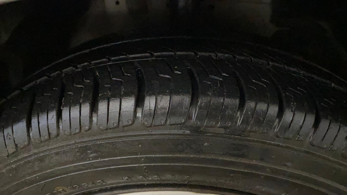 2015 Tata Zest XE PETROL, Petrol, Manual, 45,973 km, Right Front Tyre Tread