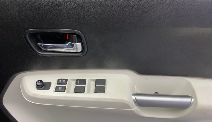 2022 Maruti IGNIS DELTA 1.2, Petrol, Manual, 8,233 km, Driver Side Door Panels Control
