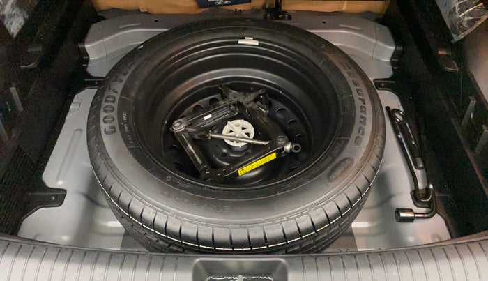 2019 Hyundai Creta SX AT 1.6 PETROL, Petrol, Automatic, 37,885 km, Spare Tyre