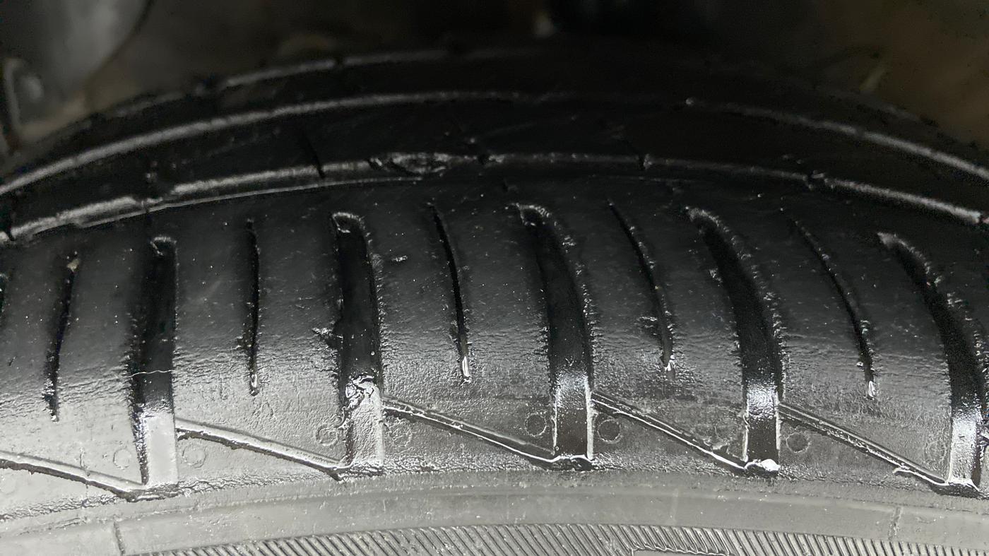 2021 Hyundai AURA S CNG, CNG, Manual, 19,498 km, Left Front Tyre Tread