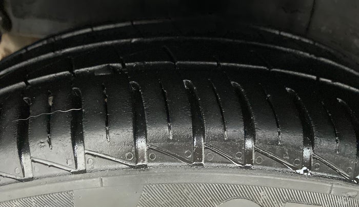2021 Hyundai AURA S CNG, CNG, Manual, 19,498 km, Right Rear Tyre Tread