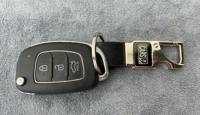 2021 Hyundai AURA S CNG, CNG, Manual, 19,498 km, Key Close Up