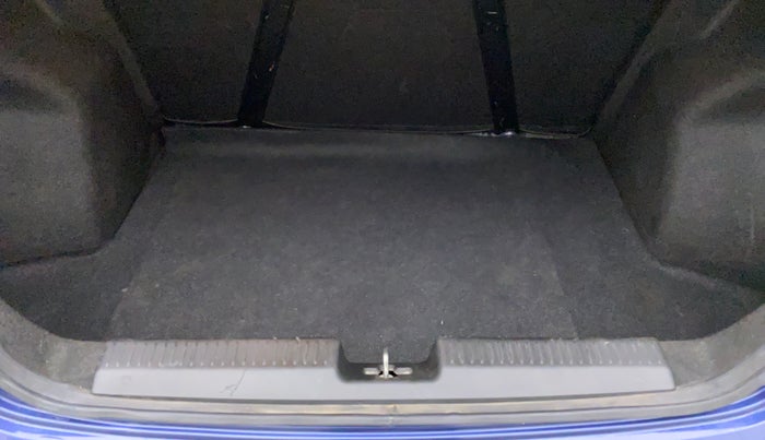 2018 Maruti Dzire VDI, Diesel, Manual, 52,274 km, Boot Inside