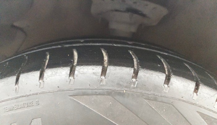 2013 Hyundai i20 MAGNA 1.2, Petrol, Manual, 77,604 km, Left Front Tyre Tread