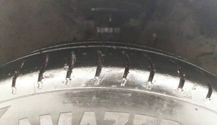 2013 Hyundai i20 MAGNA 1.2, Petrol, Manual, 77,604 km, Right Front Tyre Tread