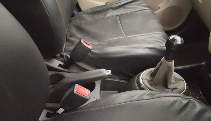 2013 Hyundai i20 MAGNA 1.2, Petrol, Manual, 77,604 km, Gear Lever