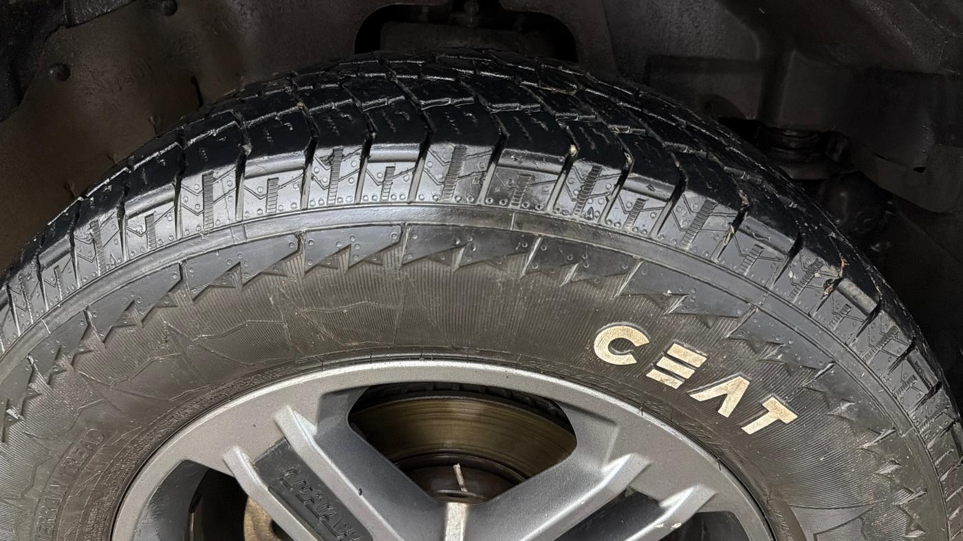 2023 Mahindra Thar LX D 4WD AT CONVERTIBLE, Diesel, Automatic, 46,046 km, Right Front Tyre Tread