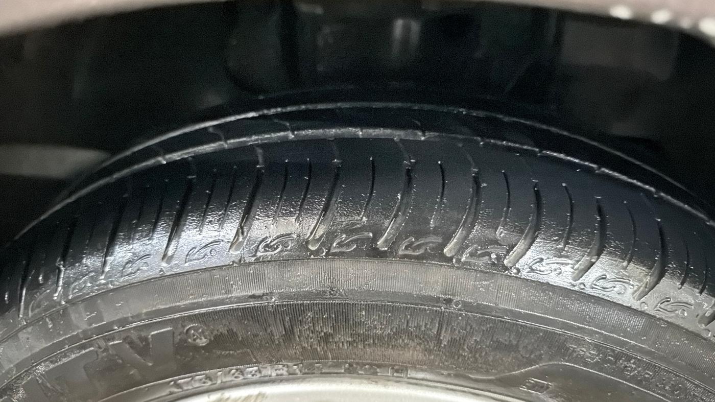 2018 Tata Tiago XZ PETROL, Petrol, Manual, 90,927 km, Right Front Tyre Tread