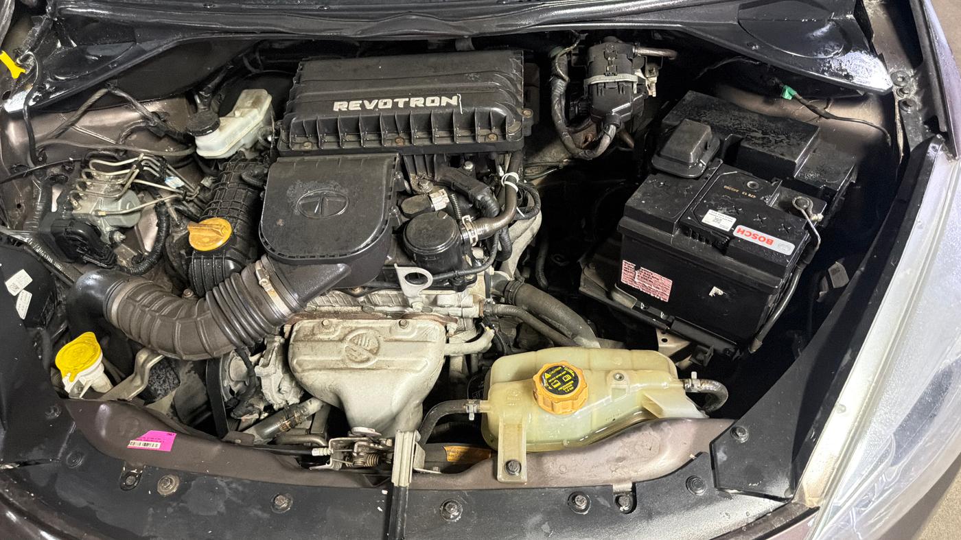 2018 Tata Tiago XZ PETROL, Petrol, Manual, 90,927 km, Engine View - Left
