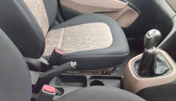 2014 Hyundai Grand i10 ASTA 1.2 KAPPA VTVT, Petrol, Manual, 98,348 km, Gear Lever