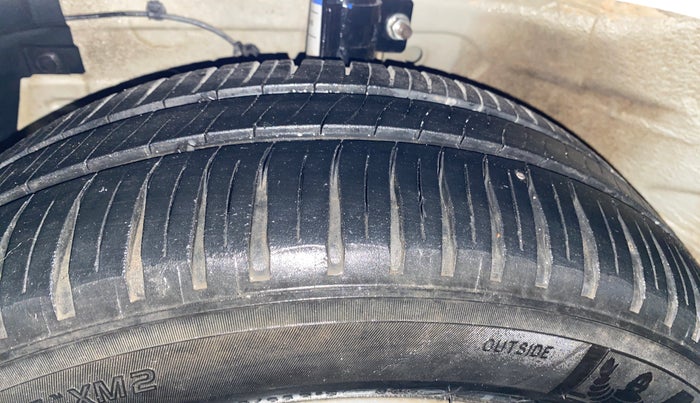 2012 Maruti Swift ZXI, Petrol, Manual, 85,162 km, Left Front Tyre Tread