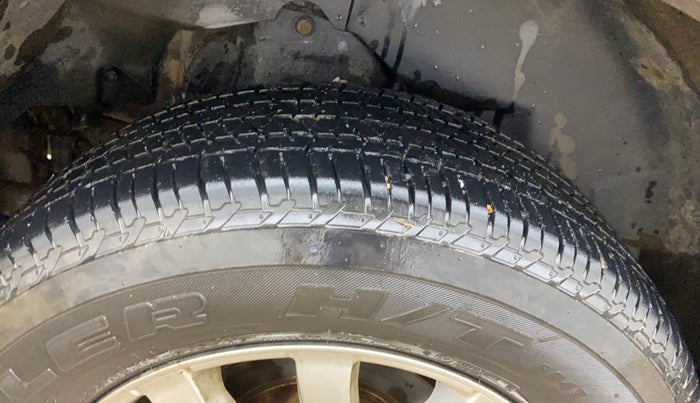 2017 Mahindra XUV500 W10, Diesel, Manual, 83,342 km, Right Rear Tyre Tread