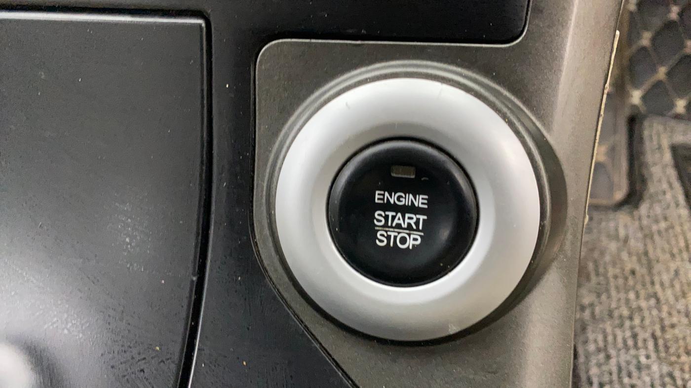 2017 Mahindra XUV500 W10, Diesel, Manual, 84,001 km, Keyless Start/ Stop Button