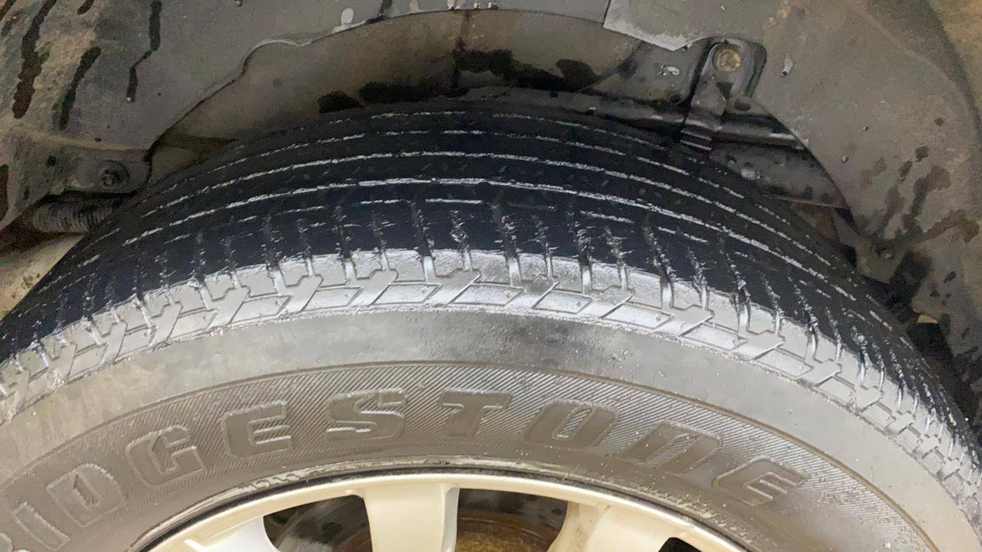 2017 Mahindra XUV500 W10, Diesel, Manual, 84,001 km, Left Rear Tyre Tread