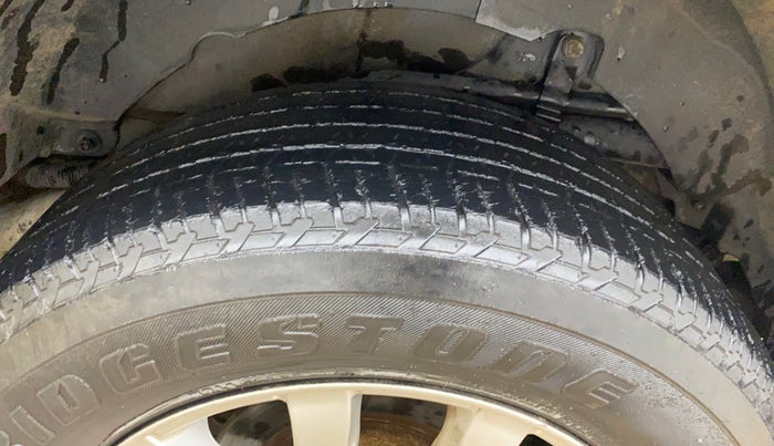 2017 Mahindra XUV500 W10, Diesel, Manual, 83,342 km, Left Rear Tyre Tread